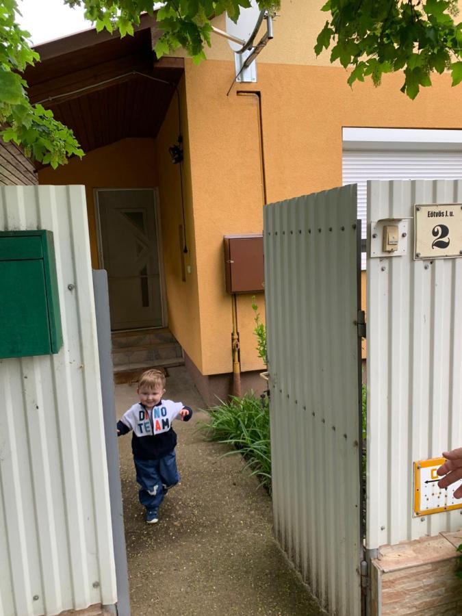Eötvös Vendégház Hajdúszoboszló Extérieur photo